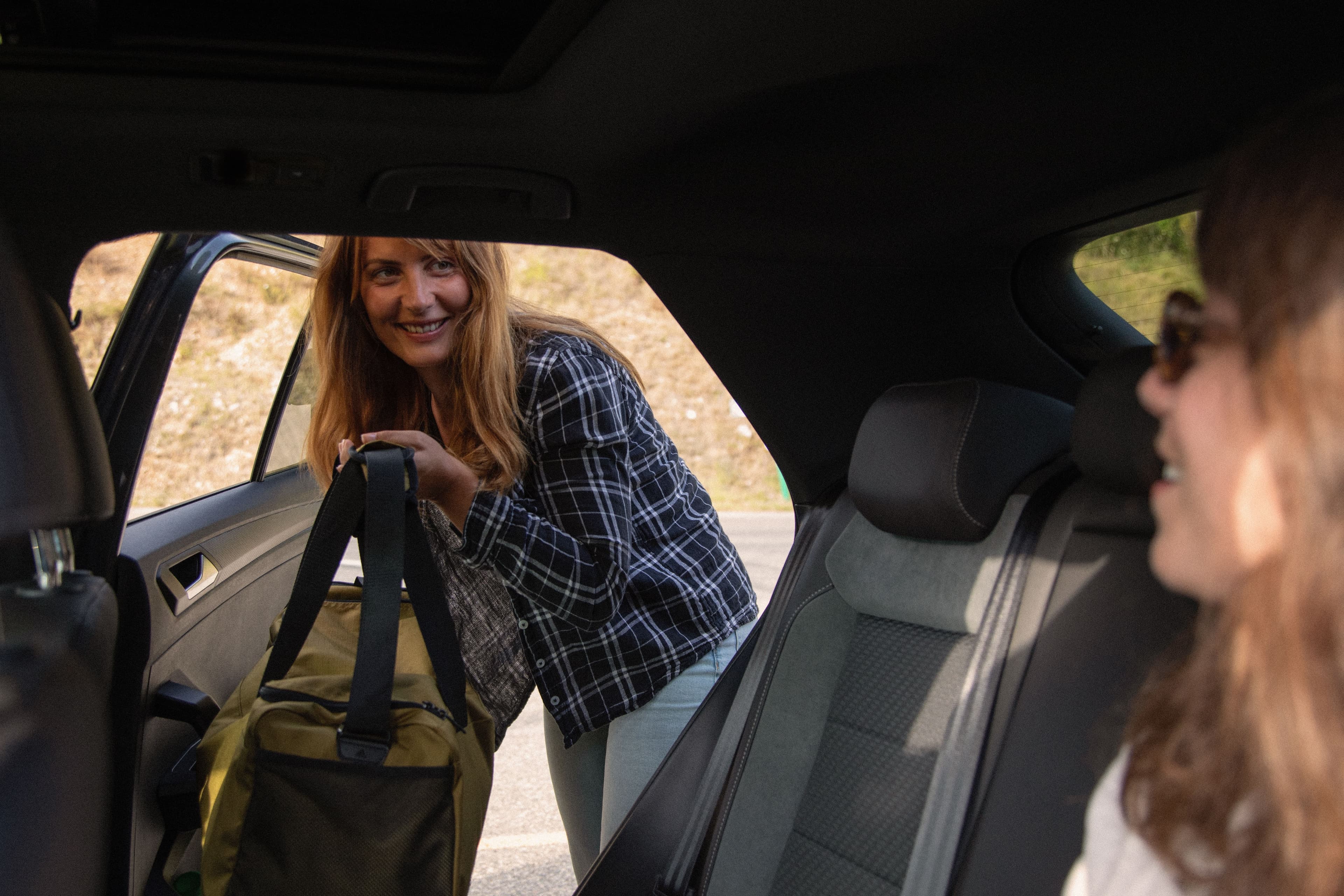Femme covoiturage voiture